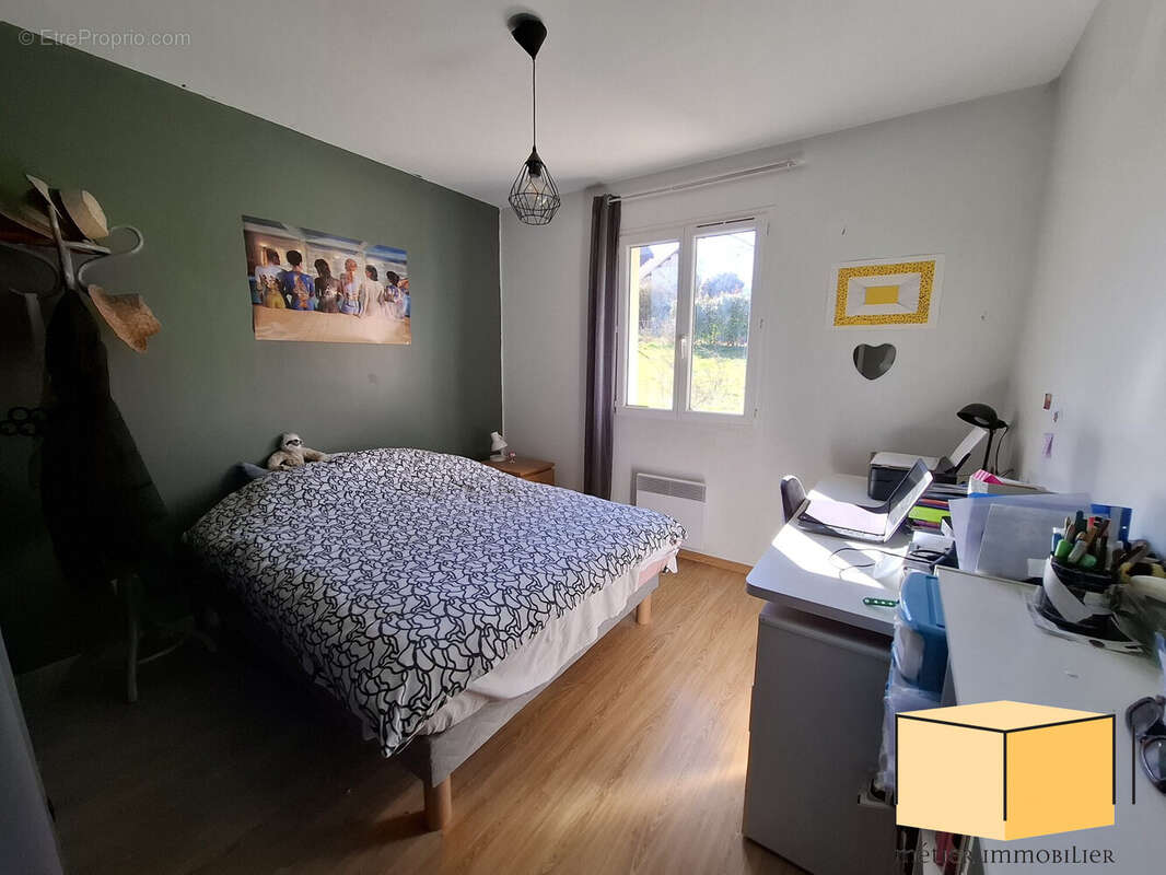 Maison à CHAZEY-BONS