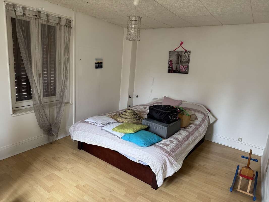 Maison à SAINT-SYMPHORIEN-D'OZON