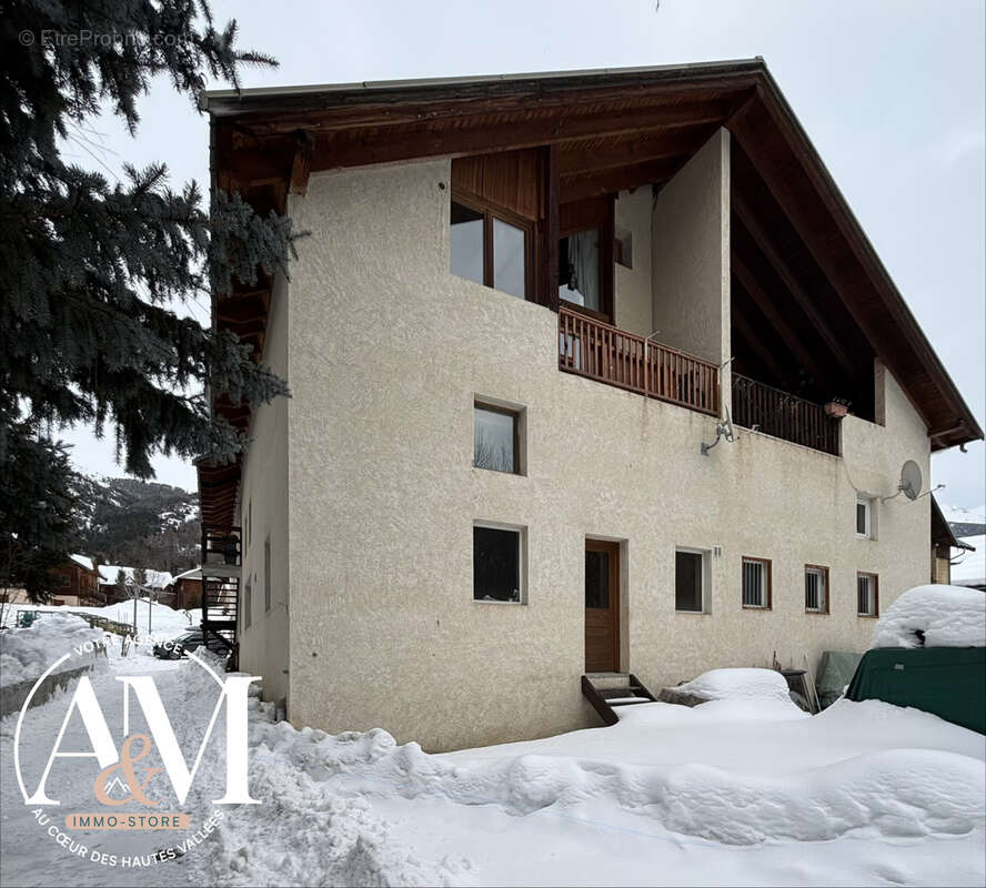 Appartement à LA SALLE-LES-ALPES