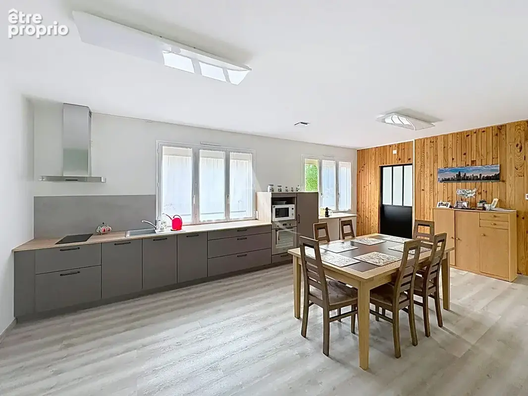 Maison de plain-pied 94 m² à Distré (Pocé), proche des commerces. - photo 2