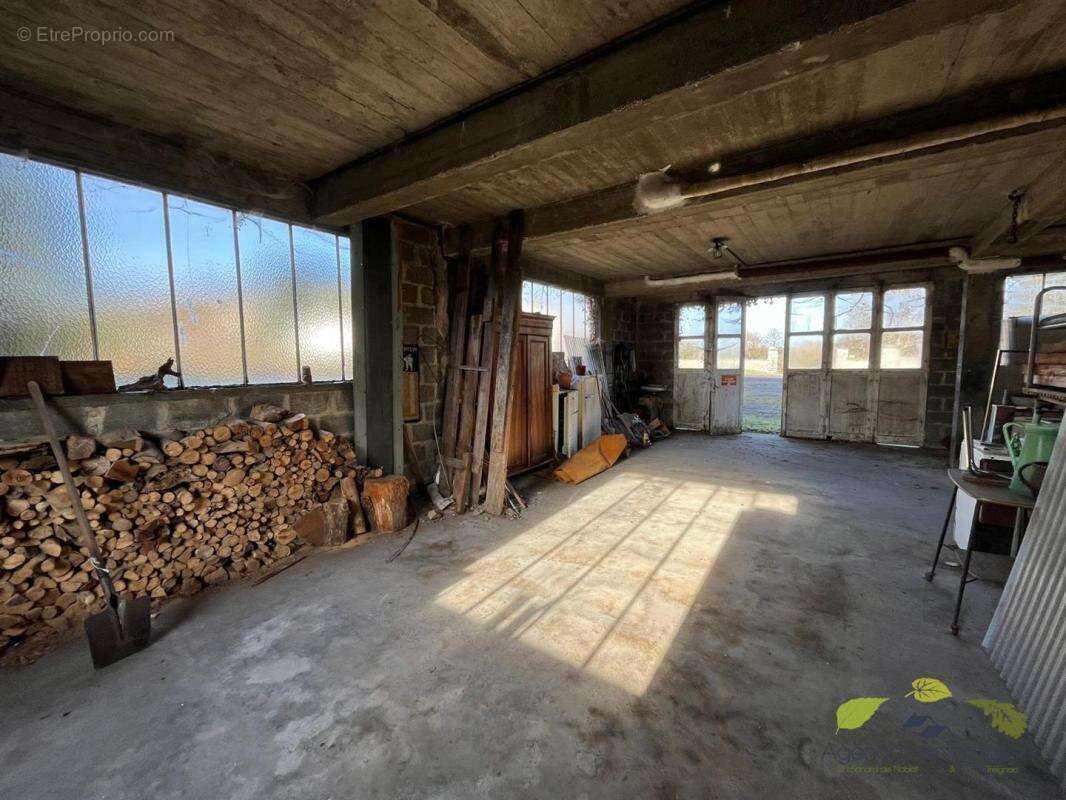 Maison à SAUVIAT-SUR-VIGE