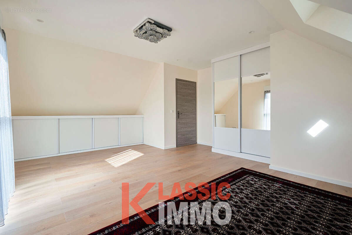 Maison 190 m² 5 chambres, jardin et garage - photo 13