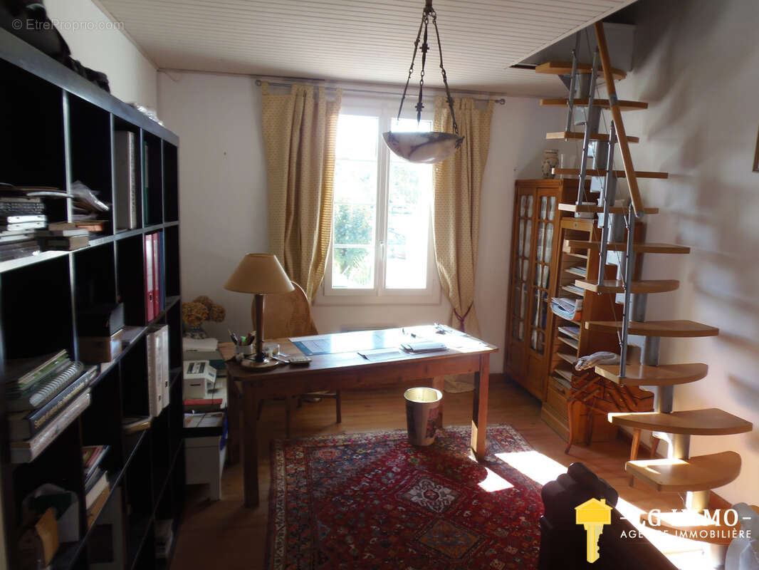 Maison à CHENAC-SAINT-SEURIN-D'UZET