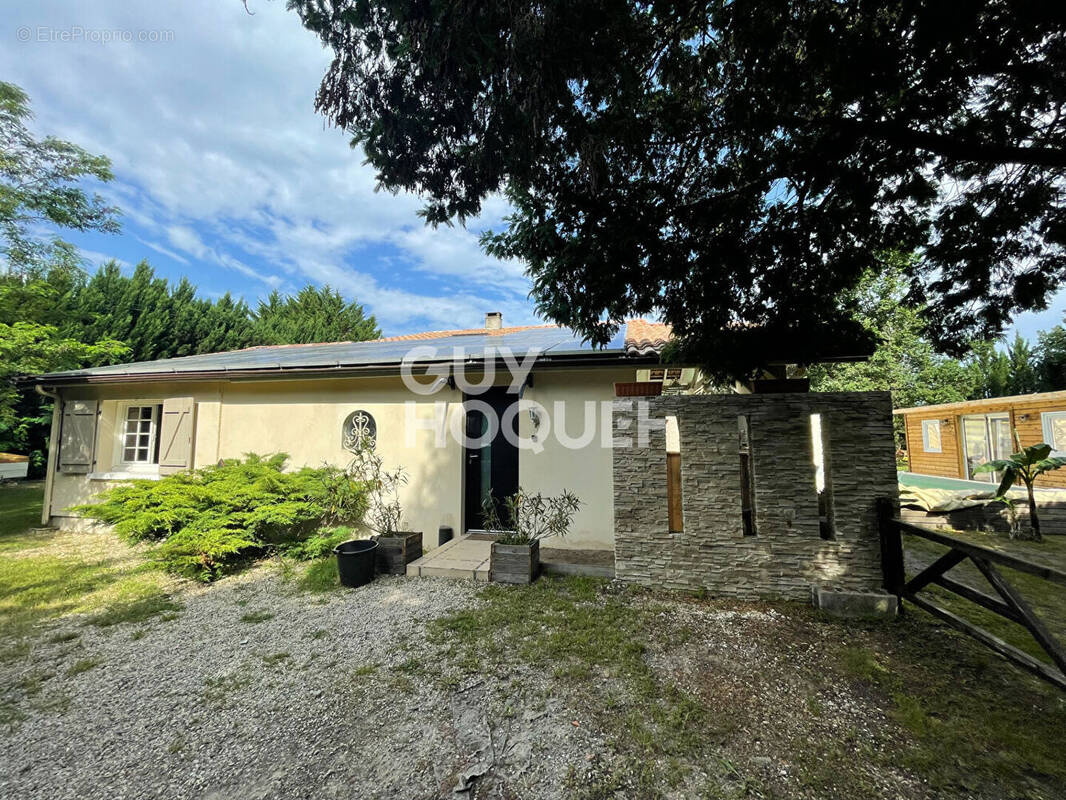 Maison à PARENTIS-EN-BORN