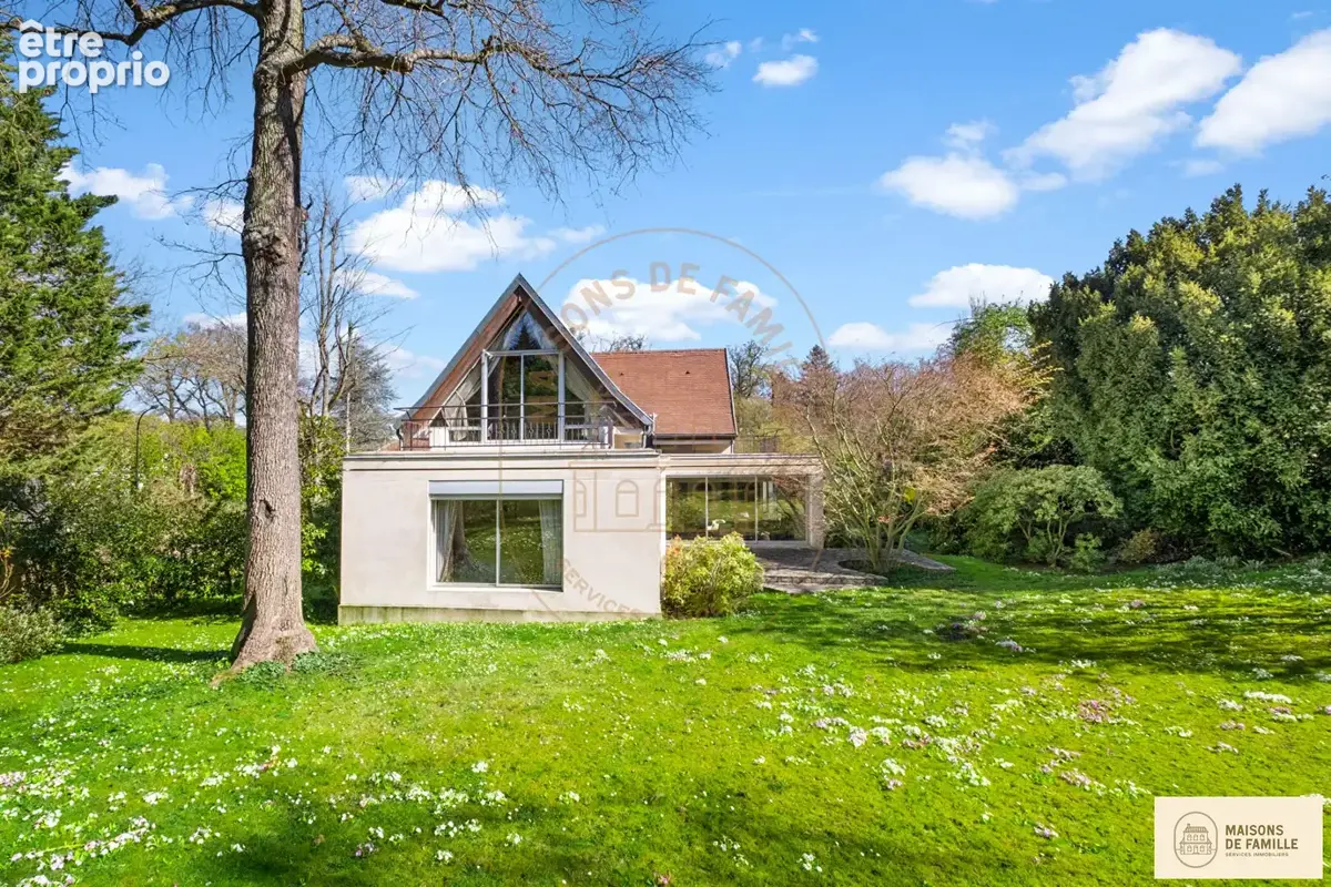 Zaha - Maison d'architecte à vendre au Hameau de la Jonchère à Rueil-Malmaison - photo 2
