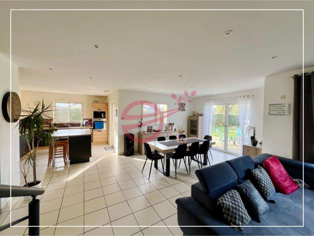 Maison à GRAND-FOUGERAY