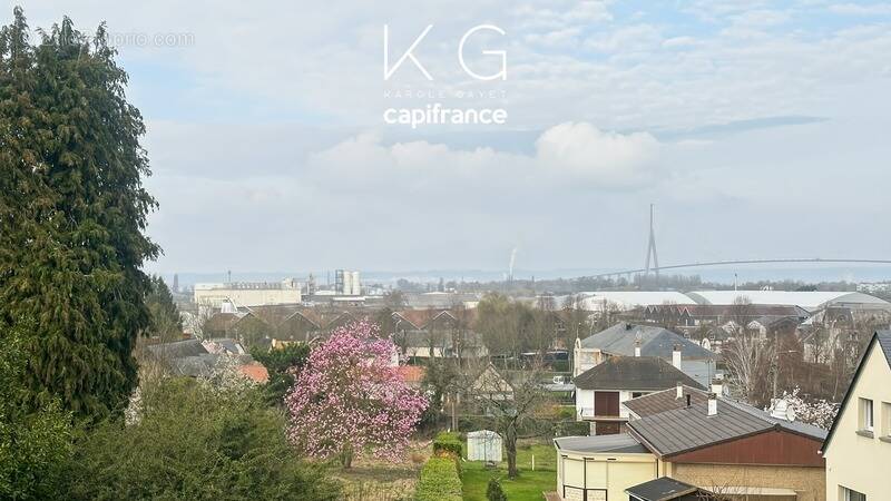 Maison à LA RIVIERE-SAINT-SAUVEUR