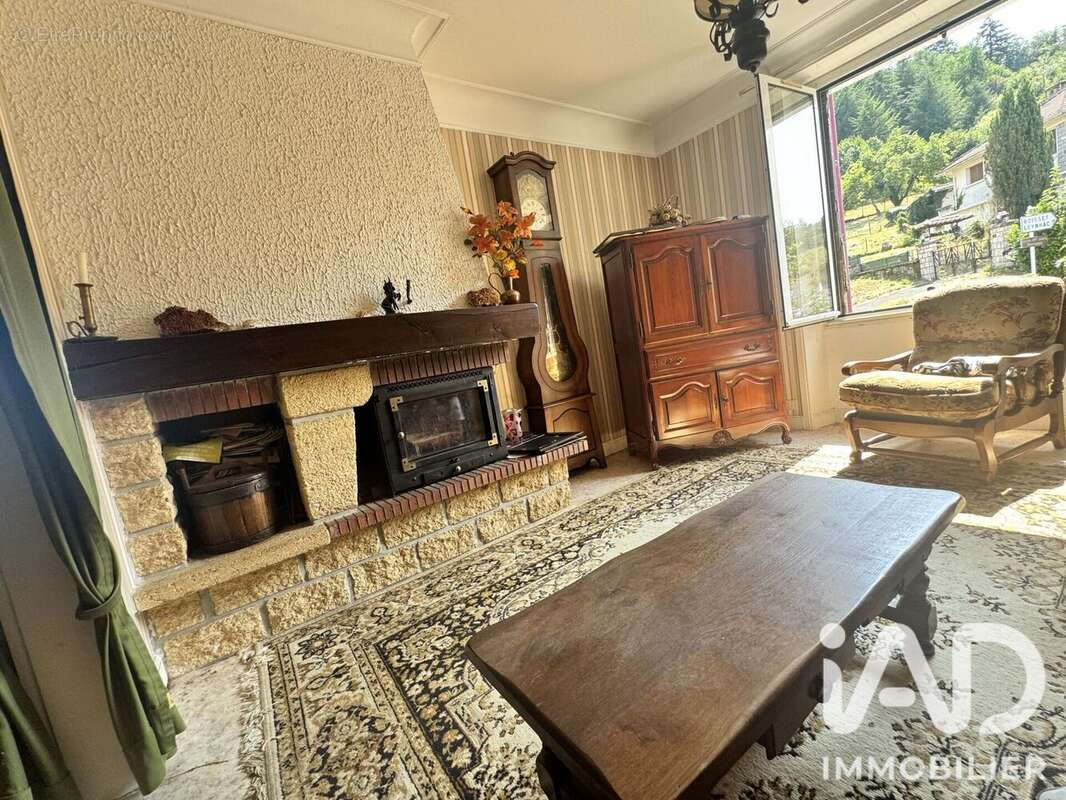 Maison 140 m² à Cayrols  - photo 8