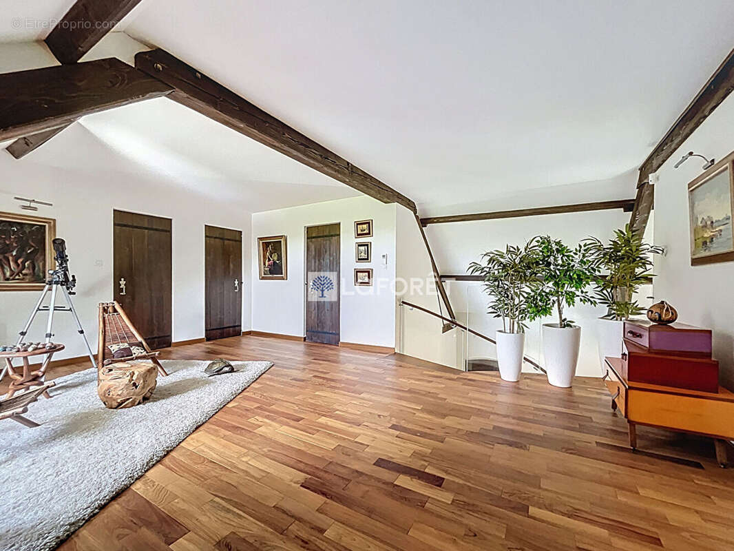 Maison à PARTHENAY