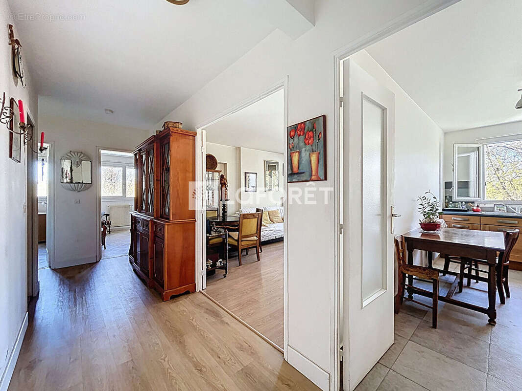 Appartement à VERNEUIL-SUR-SEINE