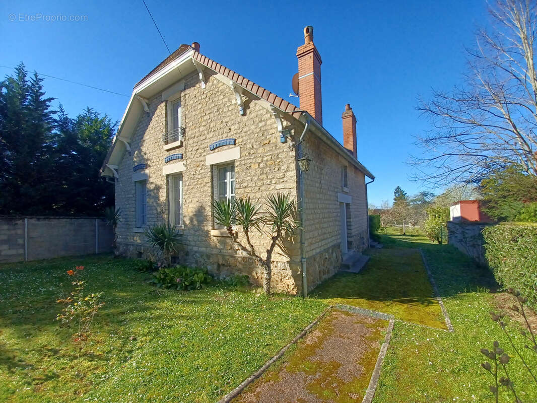 Maison à LA CHARITE-SUR-LOIRE