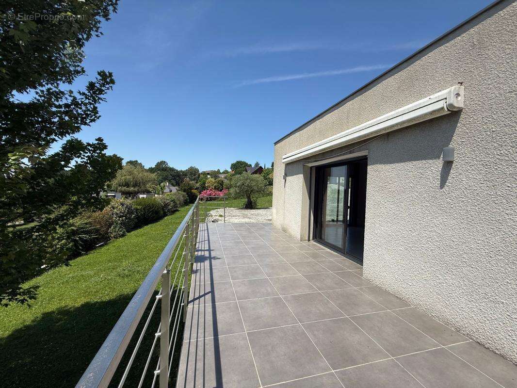 Maison à NAVAILLES-ANGOS