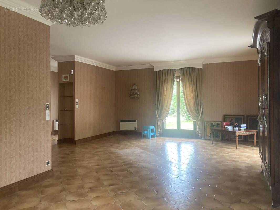 Maison à LA TOUR-BLANCHE