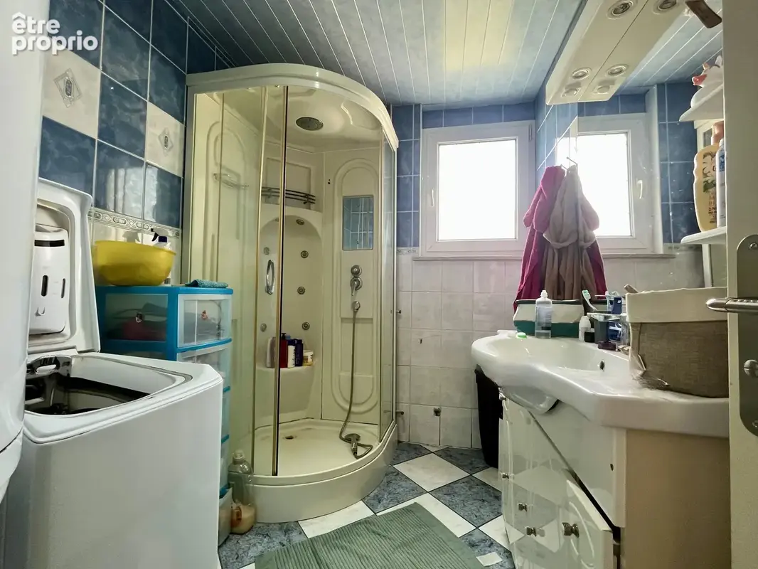 Appartement - 70 m² - F3 - 2 balcons - photo 5
