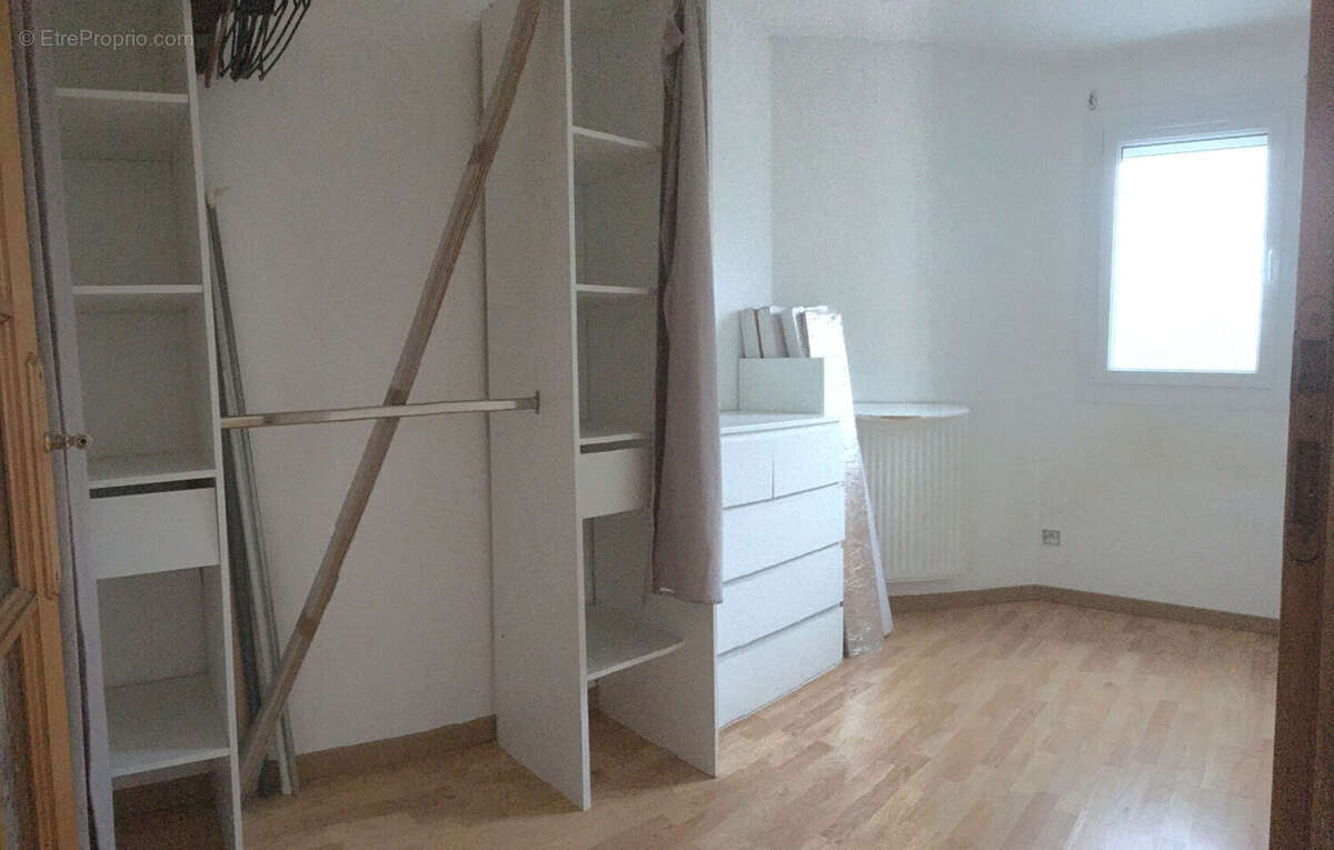 Appartement à SAVIGNY-LE-TEMPLE