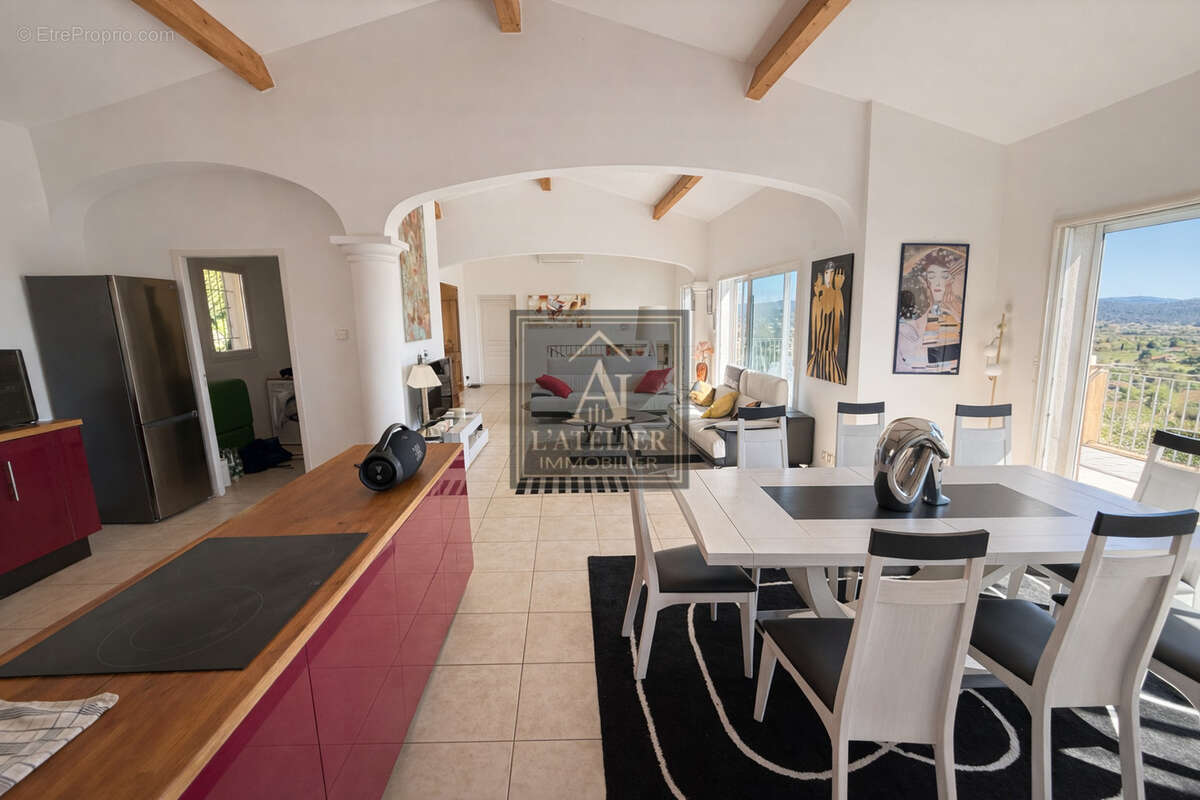 Maison à SOLLIES-VILLE