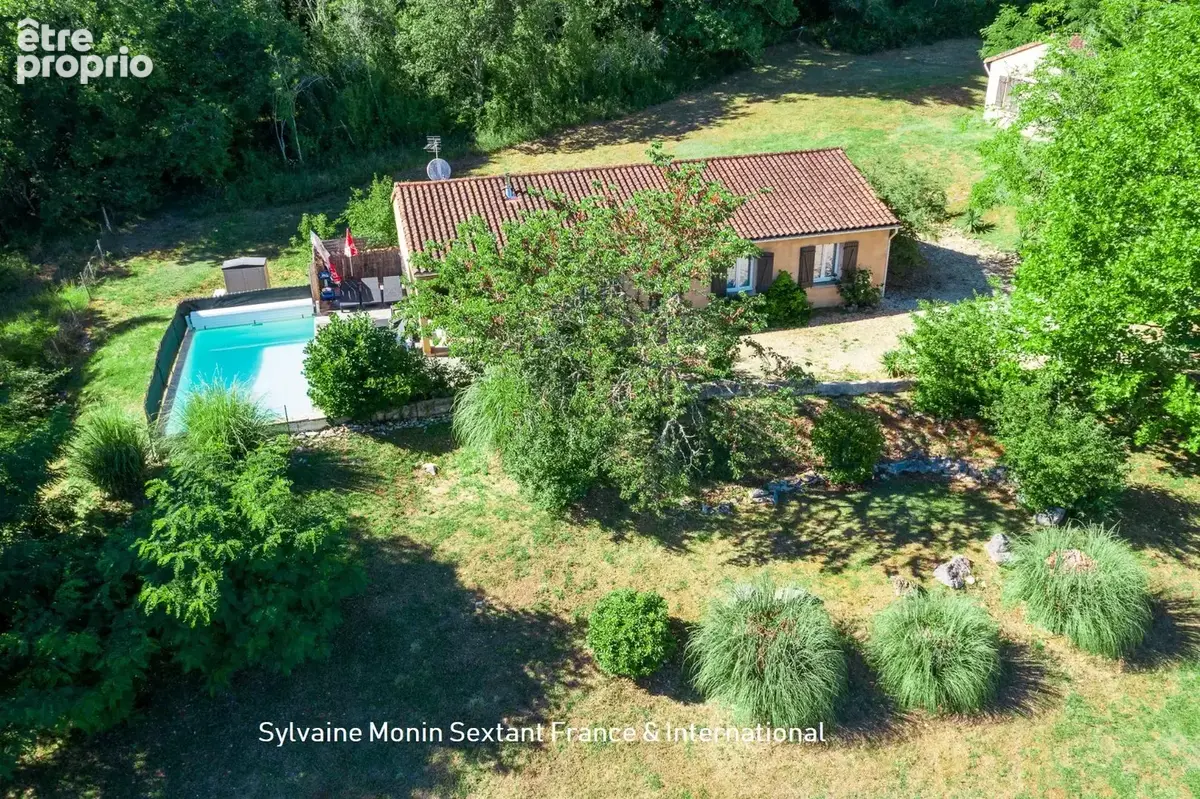 Calme absolu et vue dégagée pour cet ensemble immobilier de 3 maisons avec 3 piscines sur 2 hectares - photo 3