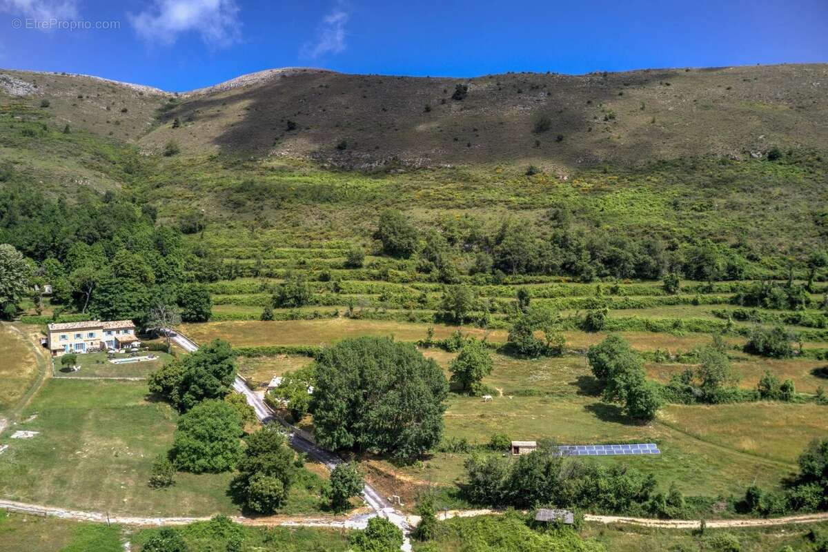 Maison à TOURRETTES-SUR-LOUP