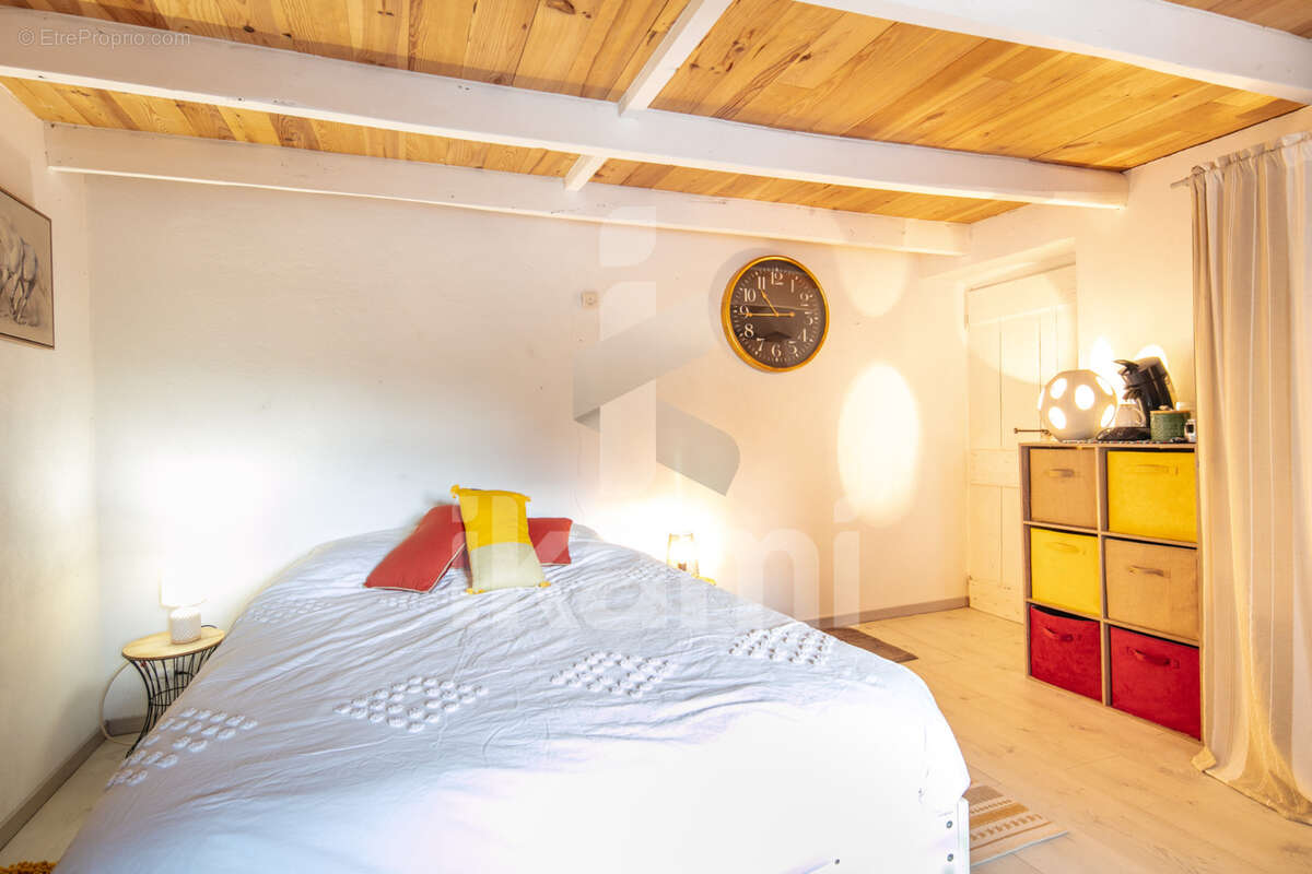 Maison à CHATEAUNEUF-DE-GALAURE