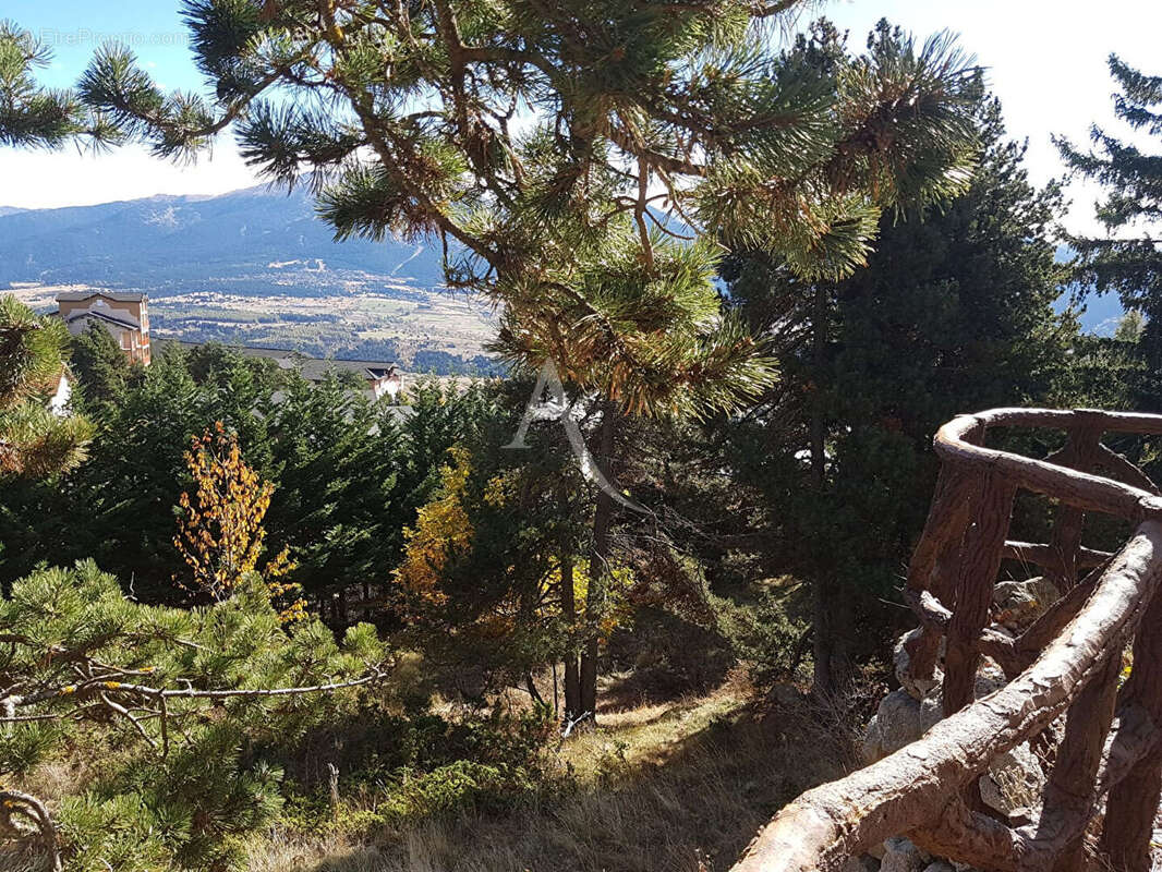 Terrain à FONT-ROMEU-ODEILLO-VIA