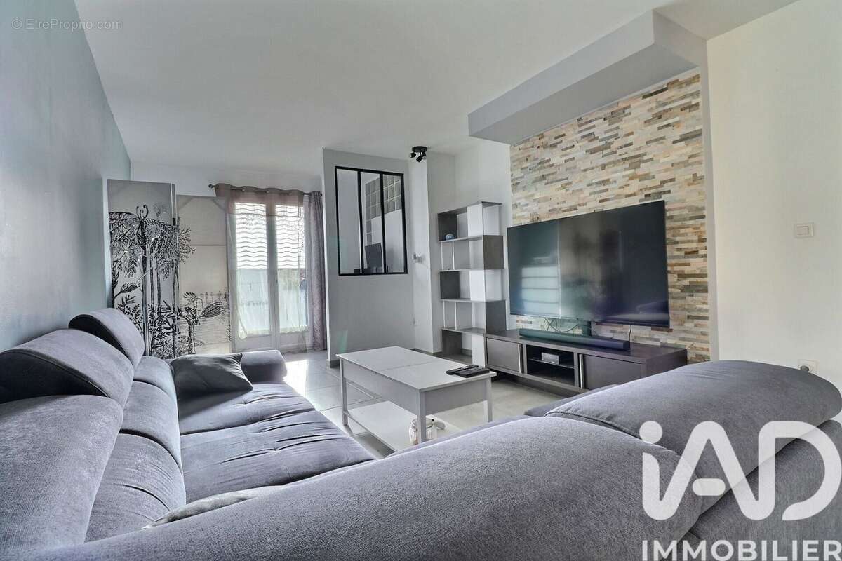 Photo 2 - Maison à VILLENEUVE-LA-RIVIERE