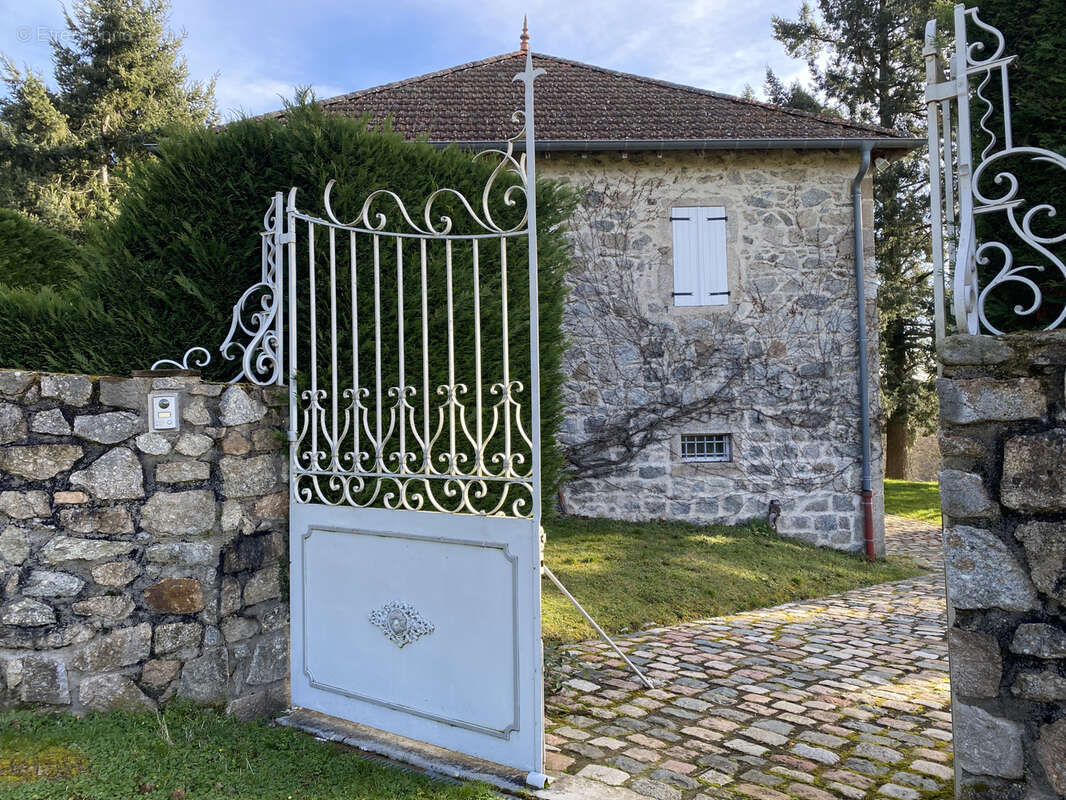 Maison à RENAISON
