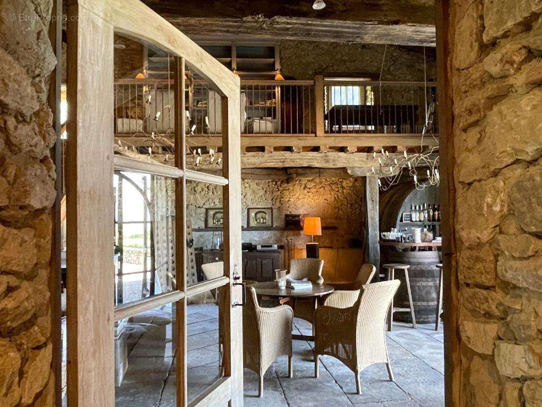 Maison à VIC-FEZENSAC