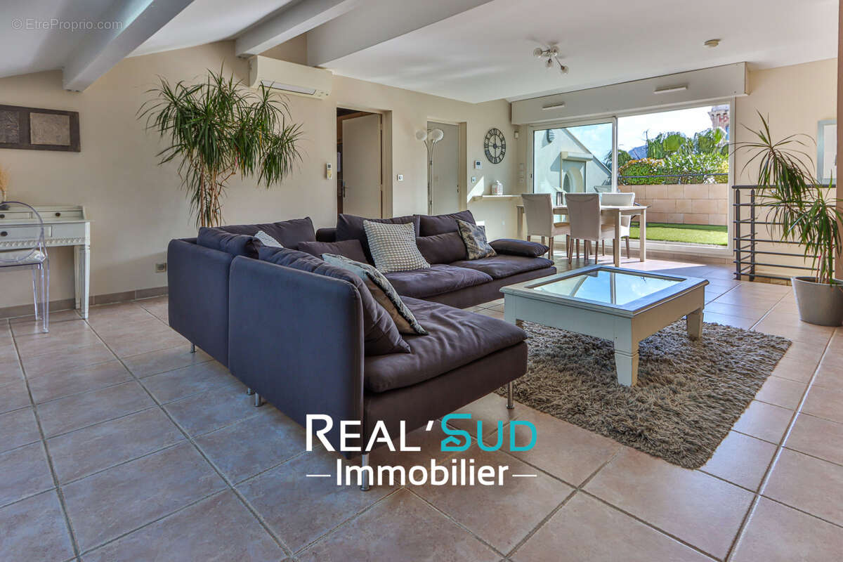 Appartement à MARSEILLE-8E