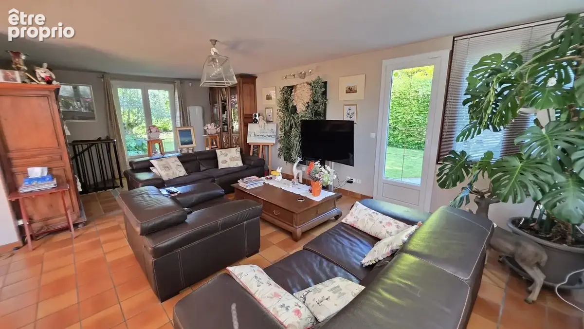 Maison familiale spacieuse 'ANNABELLE' de +200 m2 avec jardin de 796 m2 à Gressy - photo 3