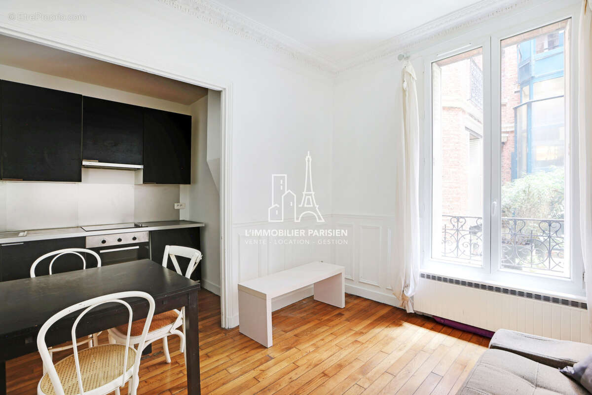 Appartement à PARIS-17E