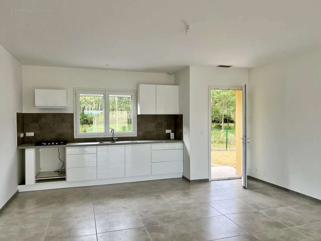 Maison neuve à vendre | Labastide d&#039;Armagnac | Landes Découvrez cette magnifique maison toute neuve de plain-pied toute située en pleine campagne à Labastide d&#039;Armagnac - Landes - Maison à LABASTIDE-D&#039;ARMAGNAC