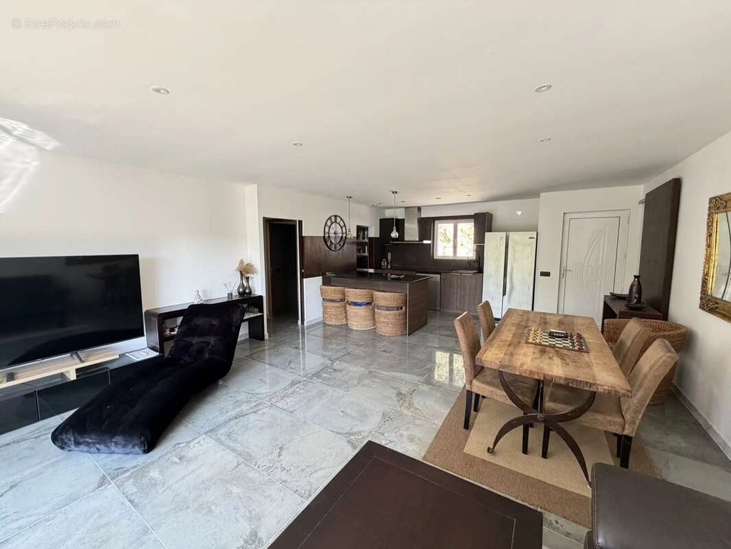 Figanières – maison récente de plain-pied – 109 m² – 3 chambres – dpe a – terrain 1 062 m² - photo 16