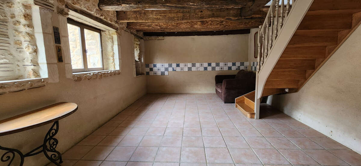 Maison à SAINT-GEORGES-DE-MONTCLARD