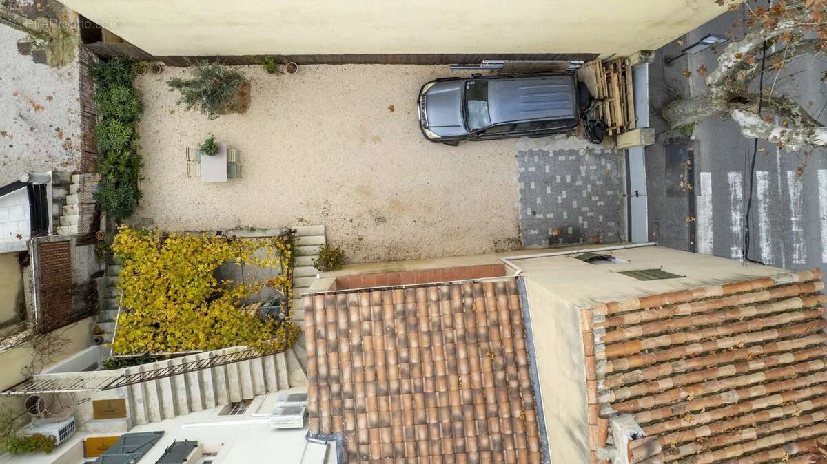 Maison à SAINT-CYR-SUR-MER