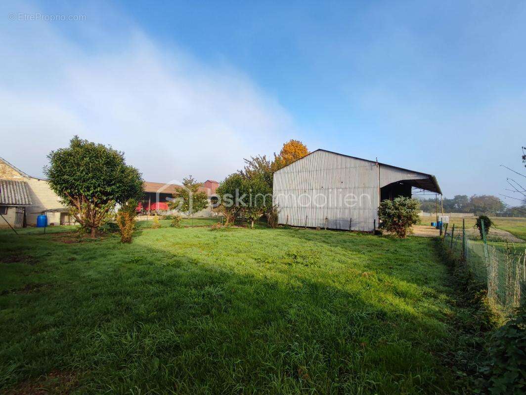 Maison à THORIGNY-SUR-OREUSE