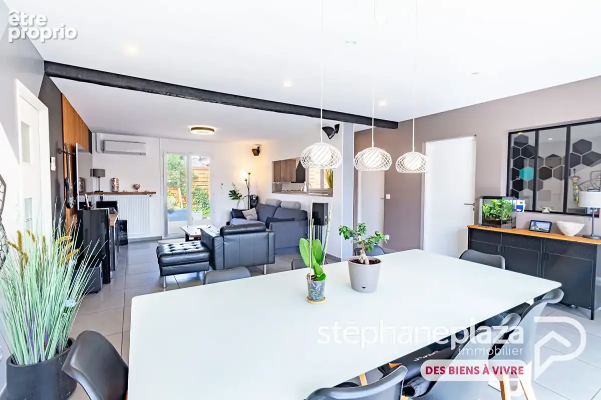 Maison PLAIN-PIED 118.7m² au centre de VILLARS-LES-DOMBES, 4 chambres et terrain aménagé. - photo 8