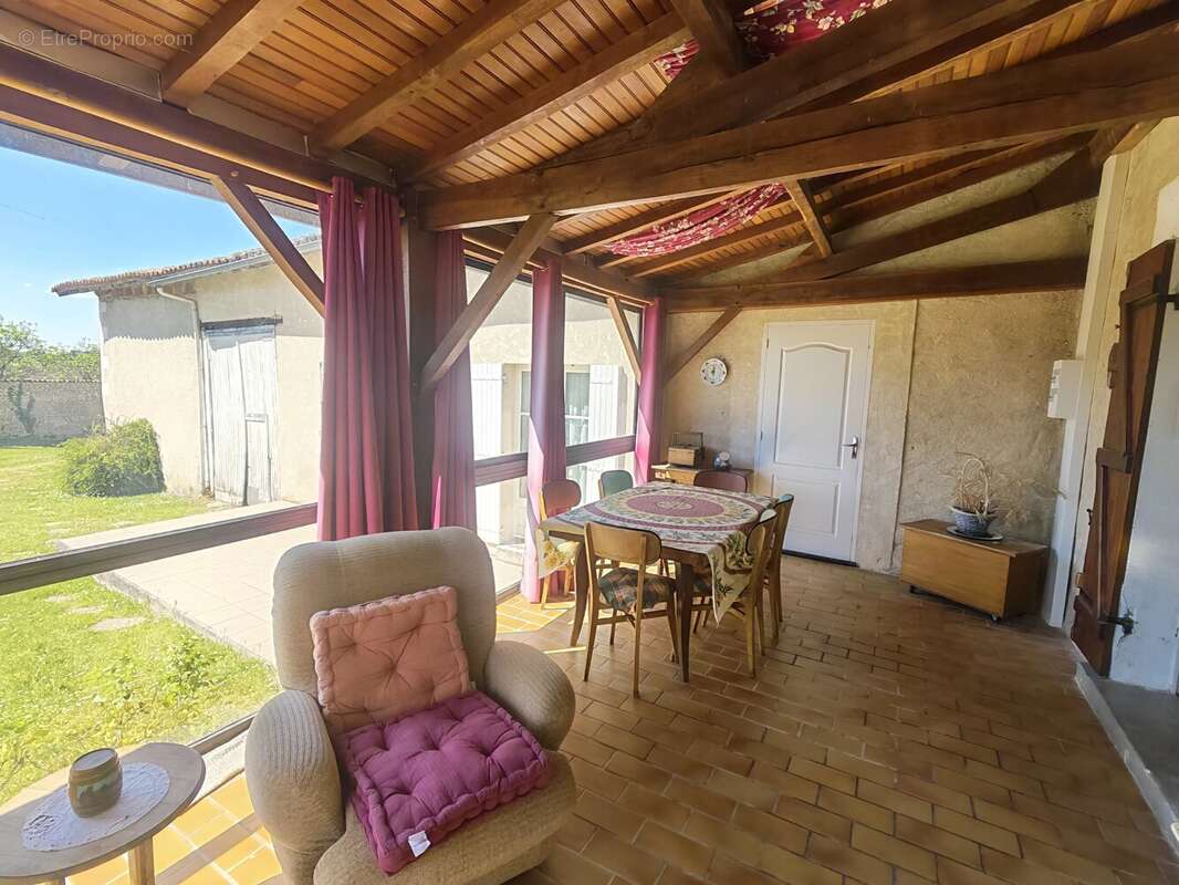 Maison à AUBETERRE-SUR-DRONNE