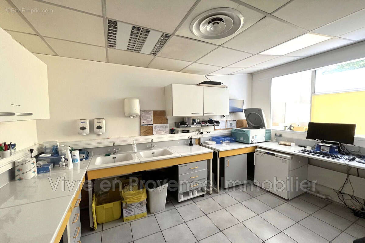 Commerce à La Trinite  - photo 2
