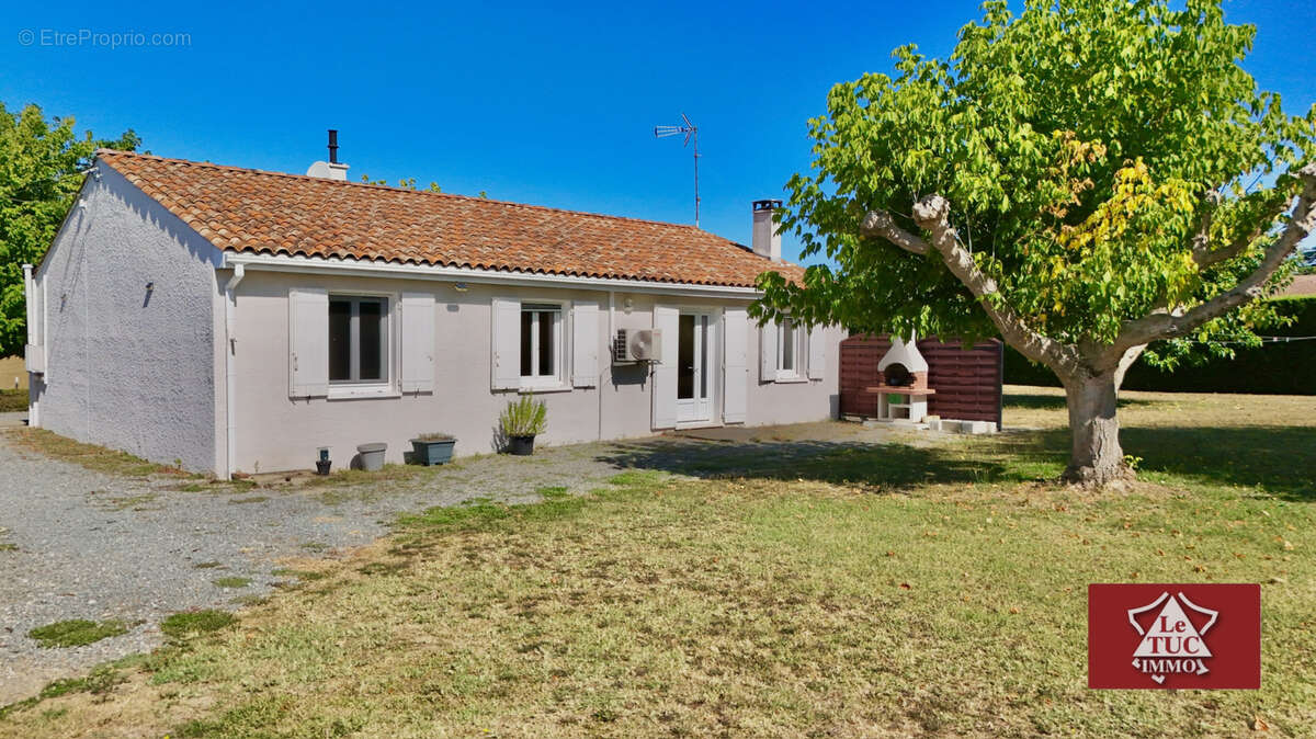 Maison de plain pied avec double garage et dépendance. - photo 6