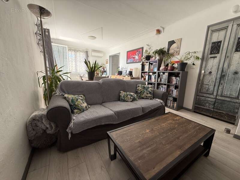 Maison à SAINT-SATURNIN-LES-AVIGNON