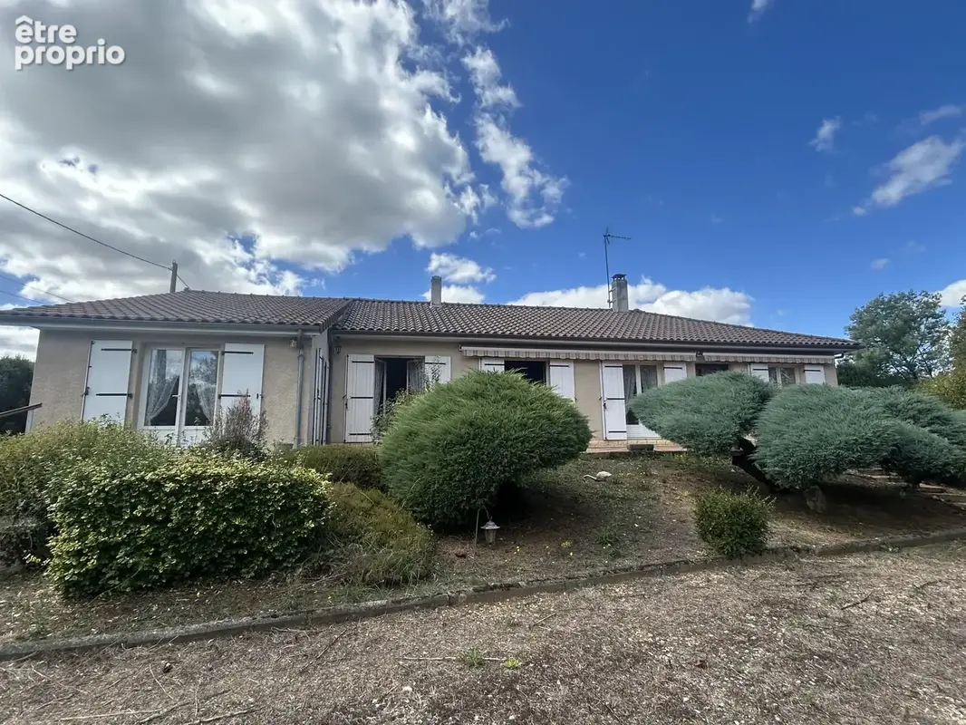 Maison de plain-pied avec deux garages et 3000m2 de terrain - photo 2