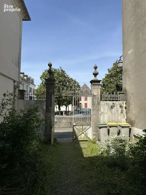 Centre Oloron à proximité tous commerce et au calme - photo 9