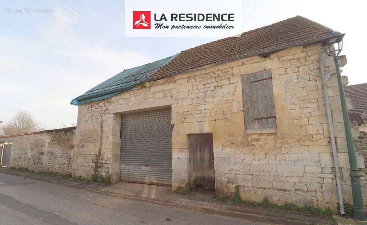 Appartement à NUCOURT
