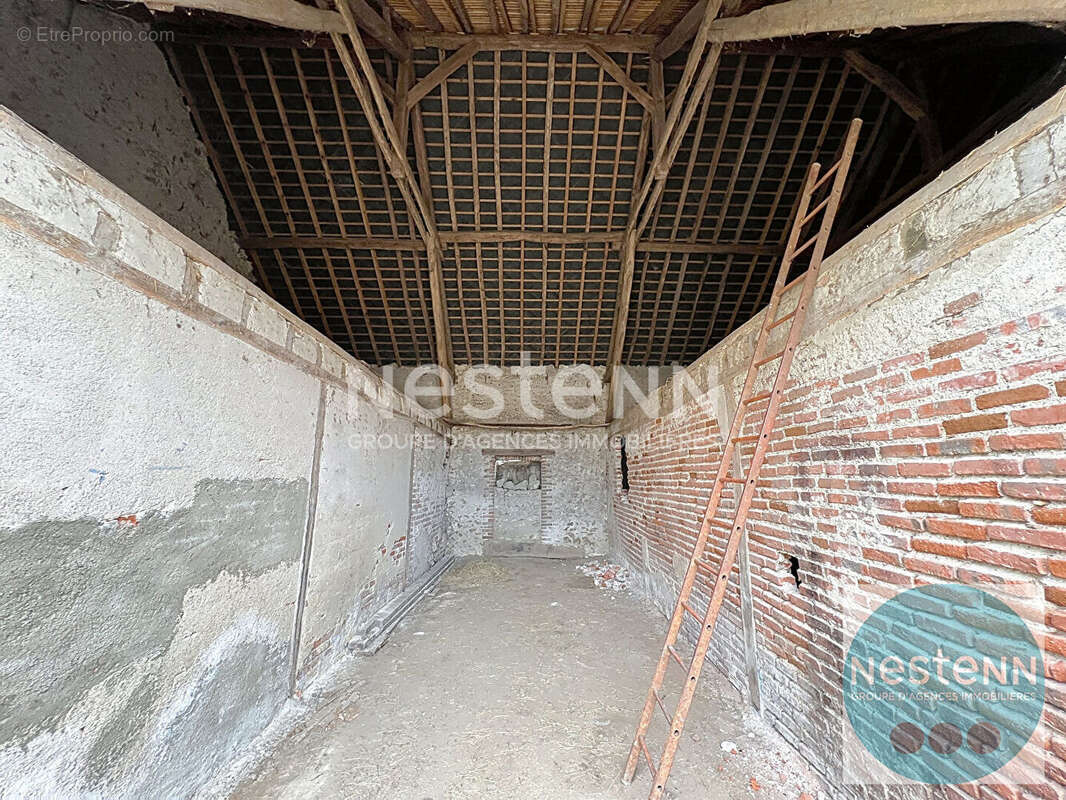 Plus de 500 m² de potentiel à 10 min de Blois ? Deux bâtiments sur 4 000 m² ! - photo 2