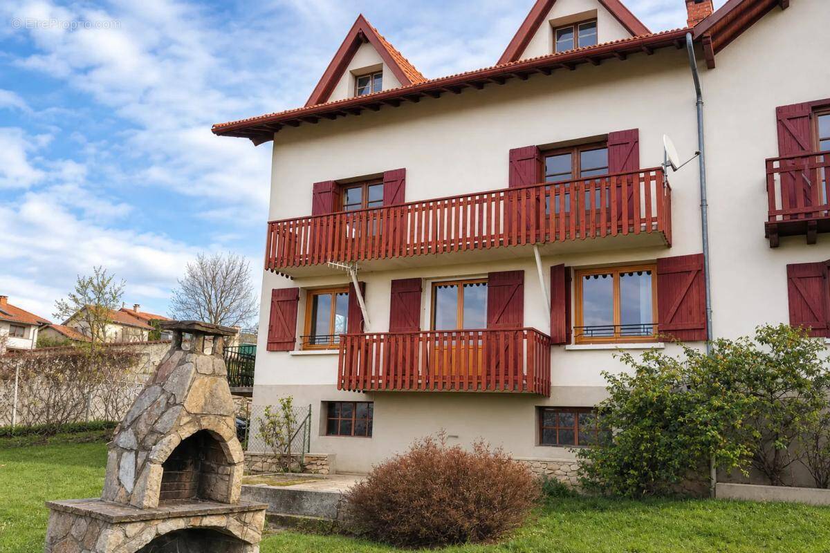Maison à VOLLORE-VILLE