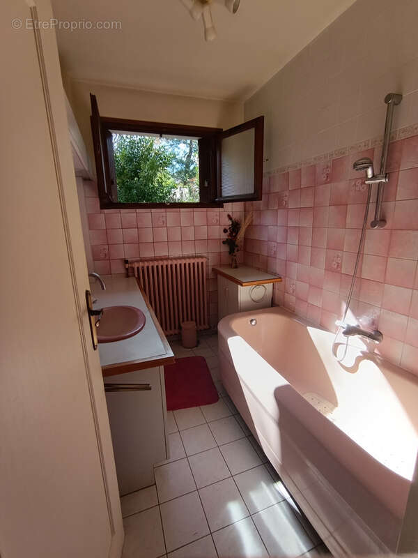 Maison à BURES-SUR-YVETTE