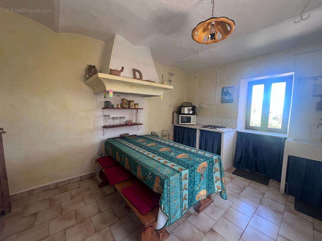 Maison à BESSAS