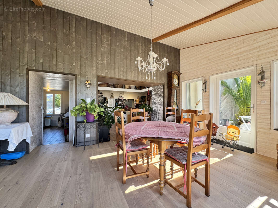 Maison à BARBEZIEUX-SAINT-HILAIRE