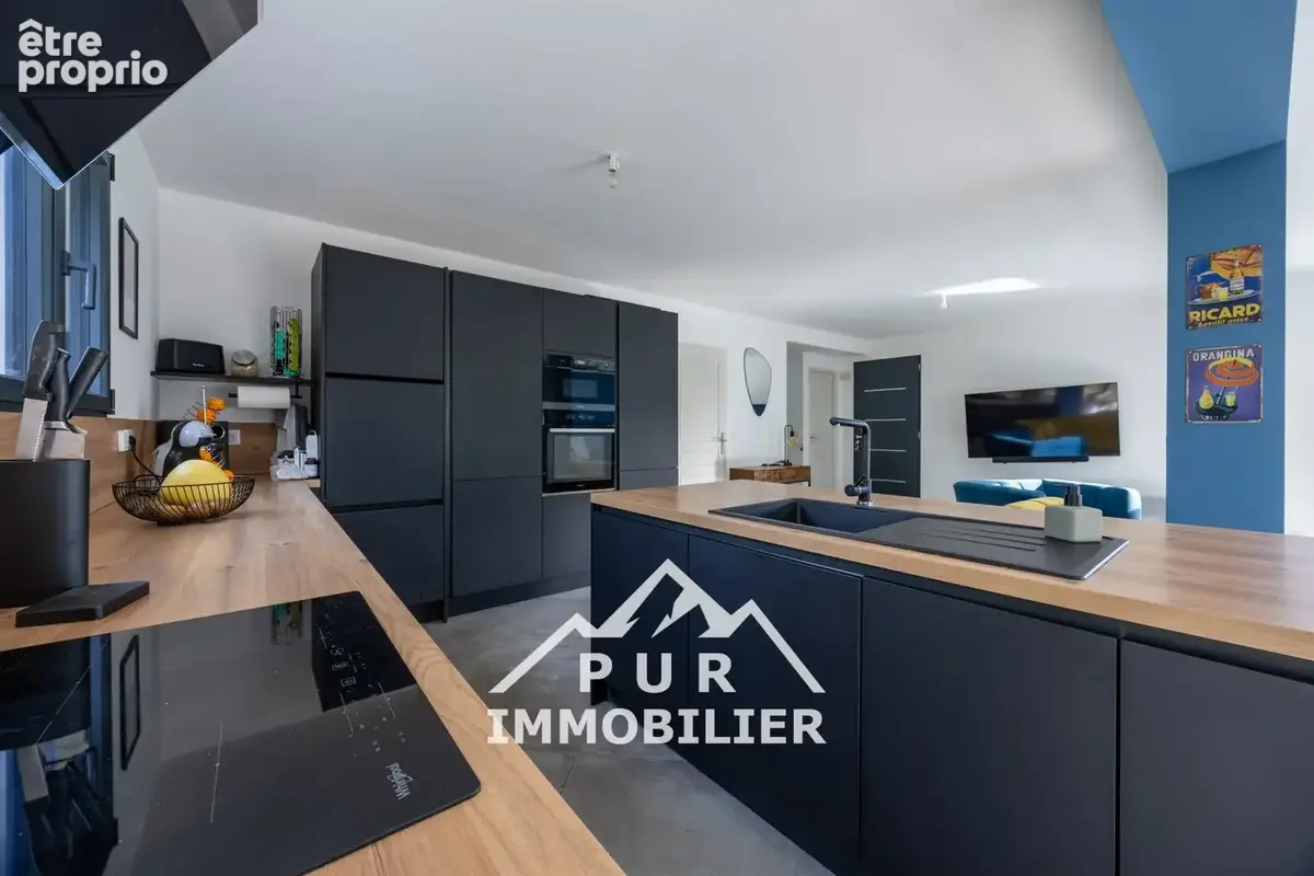 Photo Maison à La Muraz au prix de 550 000€