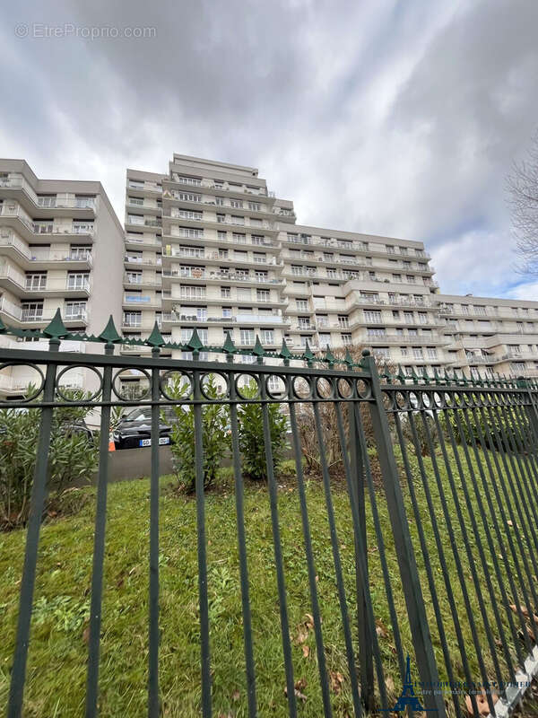 Appartement à L&#039;ILE-SAINT-DENIS